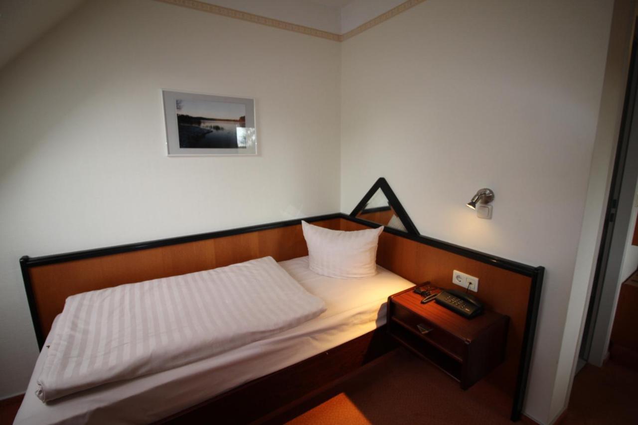 Hotel Reke Plau am See Bagian luar foto