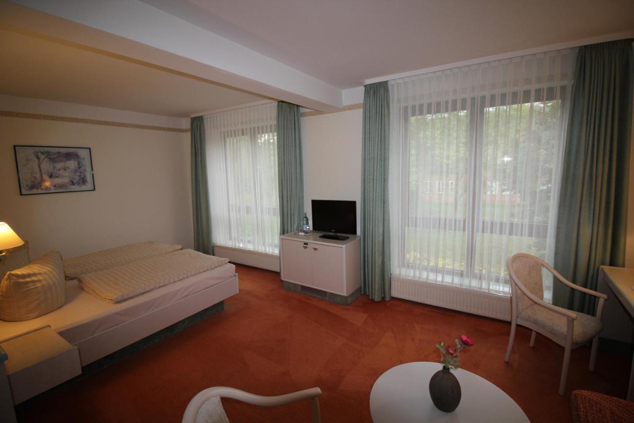 Hotel Reke Plau am See Bagian luar foto