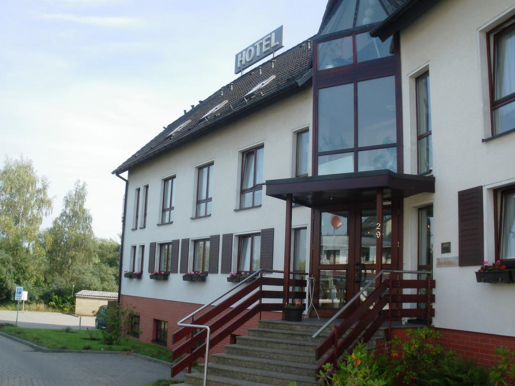 Hotel Reke Plau am See Bagian luar foto